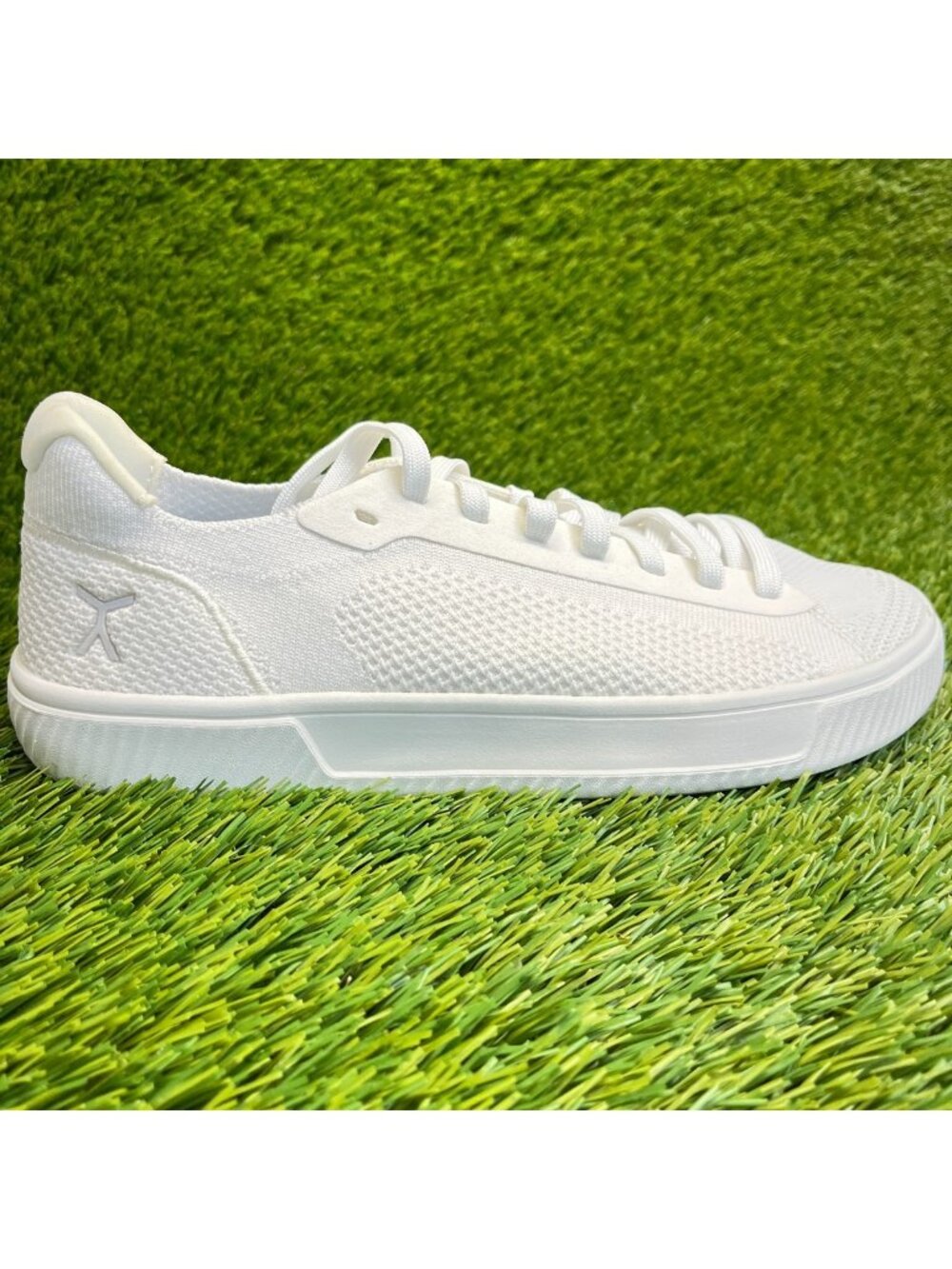 Flux Footwear Adapt Trainer White Mens Size 8.5 Athletic Knit Shoes Sneakers